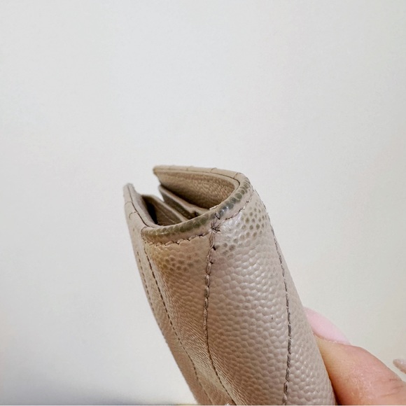 SAINT LAURENT CASSANDRE MATELASSÉ BI-FOLD WALLET Dark Beige - Picture 13 of 15